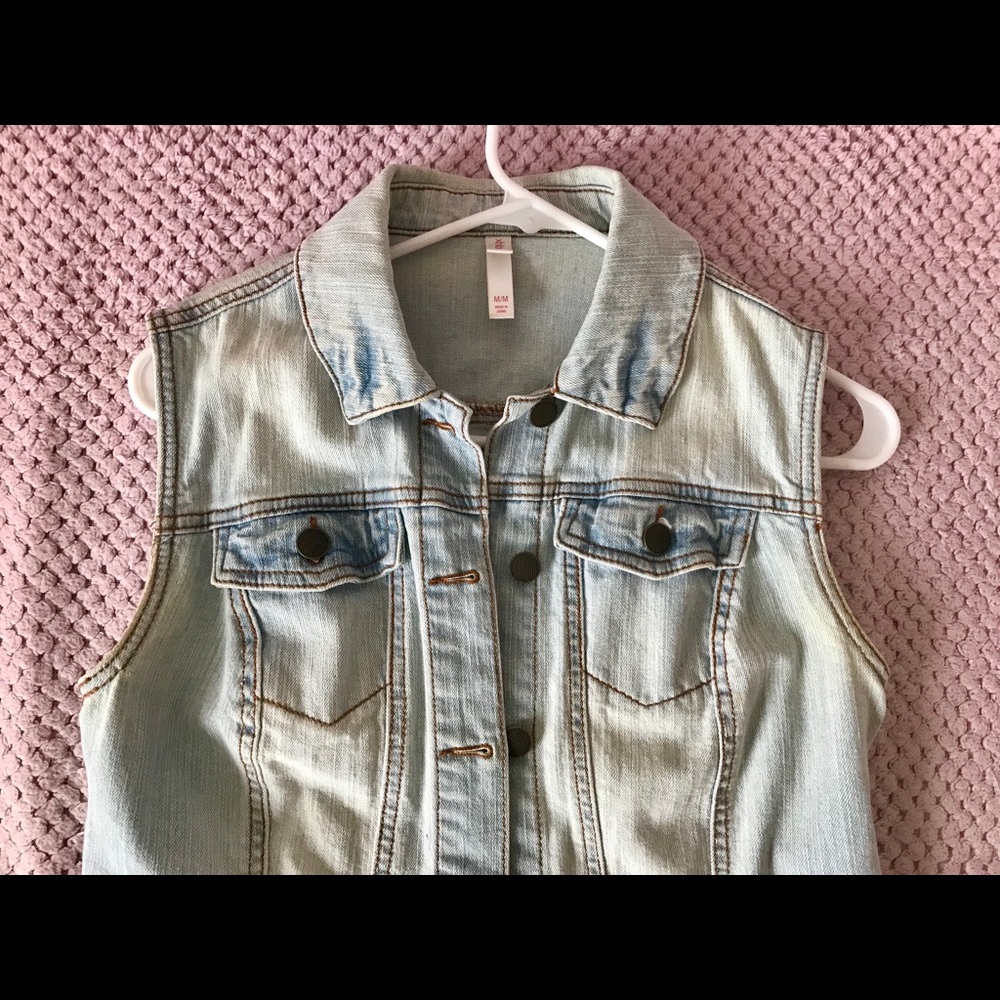 Jacket sleeveless - Picture 2 of 4